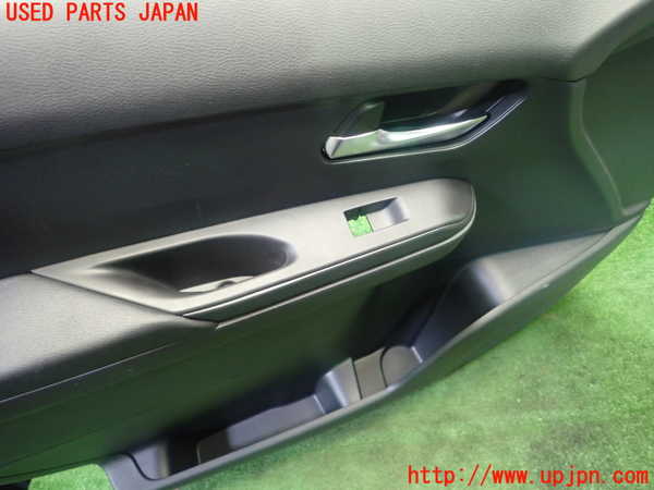 5UPJ-19961264]セレナ e-POWER(GC28)左前ドア内張り 中古_m0002.jpg