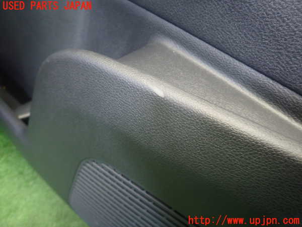 5UPJ-19961264]セレナ e-POWER(GC28)左前ドア内張り 中古_m0004.jpg