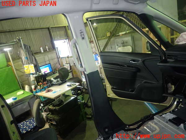 5UPJ-19967670]セレナ e-POWER(GC28)左センターピラートリム 中古_m0001.jpg