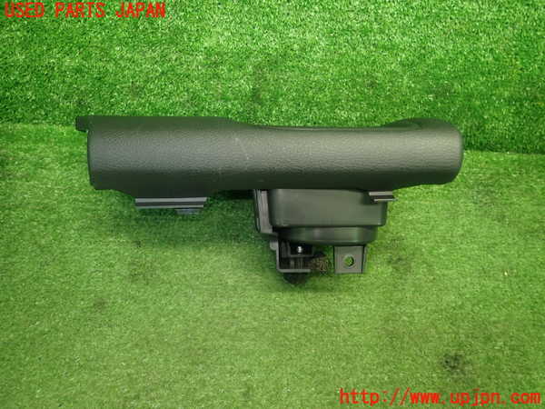 5UPJ-19967810]セレナ e-POWER(GC28)ドリンクホルダー 中古_m0002.jpg