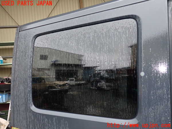 5UPJ-19971380]ジープラングラー アンリミテッド(JK38L)右クォーターガラス M513 中古_m0001.jpg