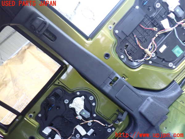 5UPJ-19977670]ジープラングラー アンリミテッド(JK38L)左センターピラートリム 中古_m0001.jpg