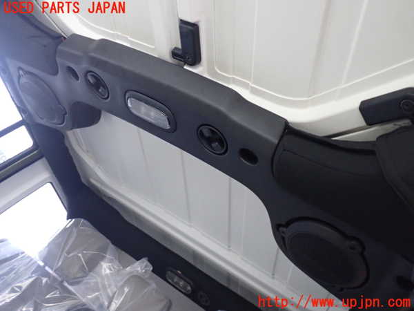 5UPJ-19976411]ジープラングラー アンリミテッド(JK38L)ルームランプ1（1列目） 中古_m0002.jpg