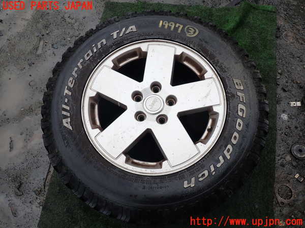 1UPJ-19979043]ジープラングラー アンリミテッド(JK38L)タイヤ　ホイール　1本③ LT265/65R18 中古_m0001.jpg