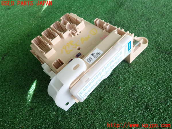 2UPJ-19986741]ハリアー(ZSU60W)ヒューズボックス1 中古_m0001.jpg