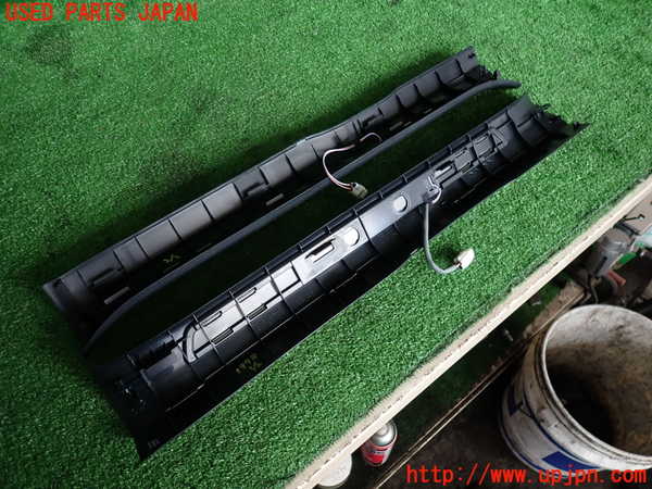2UPJ-19987740]ハリアー(ZSU60W)スカッフプレート 中古_m0002.jpg