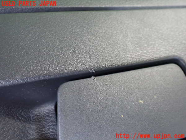 5UPJ-20007516]ノート オーラ(AURA) ニスモ(NISMO)(FE13)グローブボックス1 中古_m0003.jpg