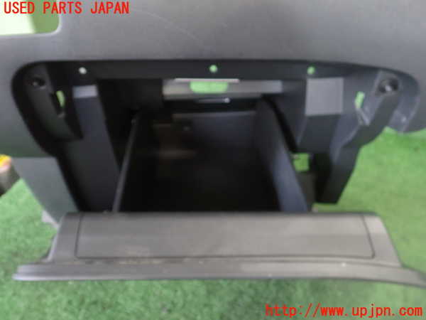 5UPJ-20007516]ノート オーラ(AURA) ニスモ(NISMO)(FE13)グローブボックス1 中古_m0004.jpg
