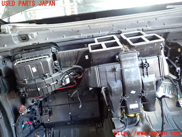 5UPJ-20036081]ベンツ B200 d(247012)(W247)エバポレーター1 中古_m0001.jpg