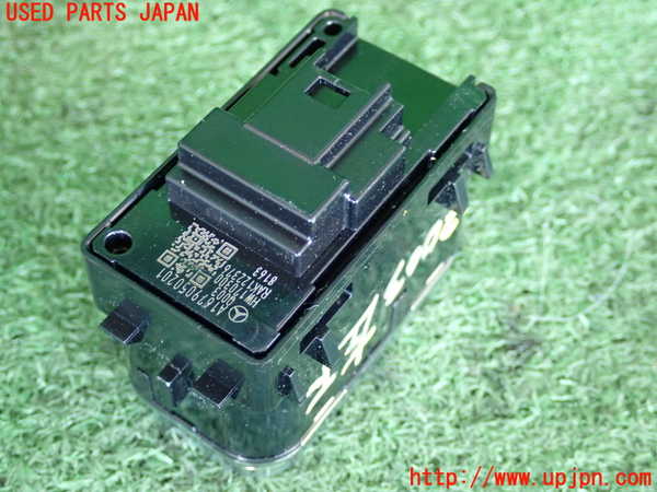 5UPJ-20036245]ベンツ B200 d(247012)(W247)左前パワーウィンドウスイッチ 中古_m0002.jpg