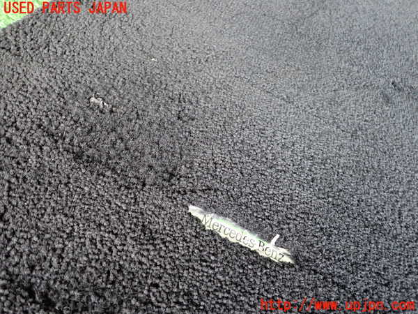 2UPJ-20037800]ベンツ B200 d(247012)(W247)フロアマット 中古_m0003.jpg
