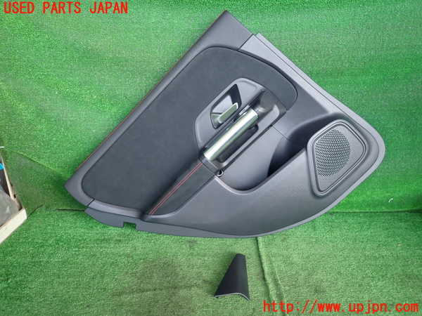 5UPJ-20031324]ベンツ B200 d(247012)(W247)左後ドア内張り 中古_m0001.jpg
