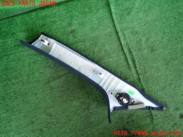 5UPJ-20037655]ベンツ B200 d(247012)(W247)右フロントピラートリム 中古_m0002.jpg