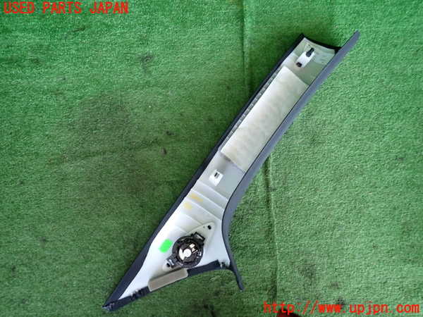 5UPJ-20037660]ベンツ B200 d(247012)(W247)左フロントピラートリム 中古_m0002.jpg