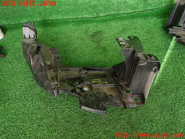 5UPJ-20041140]ルノー・メガーヌ R.S.(ルノー・スポール)(DZF4R)右ヘッドライトリム 中古_m0001.jpg
