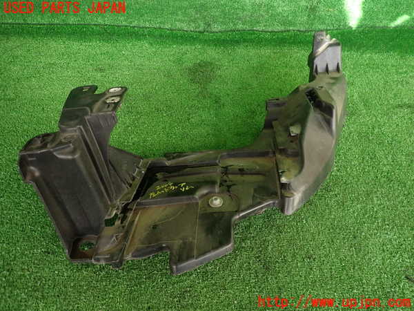 5UPJ-20041142]ルノー・メガーヌ R.S.(ルノー・スポール)(DZF4R)左ヘッドライトリム 中古_m0001.jpg