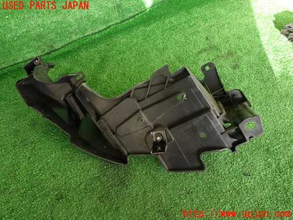 5UPJ-20041142]ルノー・メガーヌ R.S.(ルノー・スポール)(DZF4R)左ヘッドライトリム 中古_m0002.jpg
