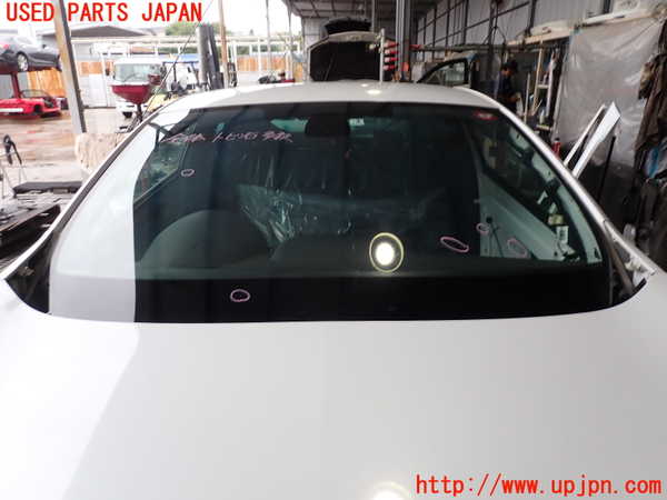 5UPJ-20041195]ルノー・メガーヌ R.S.(ルノー・スポール)(DZF4R)フロントガラス (43R-004525 M103) 中古_m0001.jpg