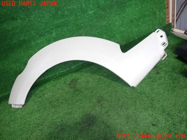 5UPJ-20041444]ルノー・メガーヌ R.S.(ルノー・スポール)(DZF4R)右後オーバーフェンダー 中古_m0001.jpg