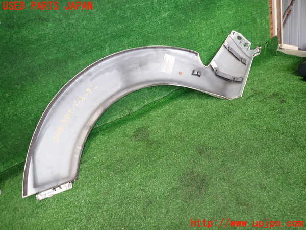 5UPJ-20041446]ルノー・メガーヌ R.S.(ルノー・スポール)(DZF4R)左後オーバーフェンダー 中古_m0002.jpg