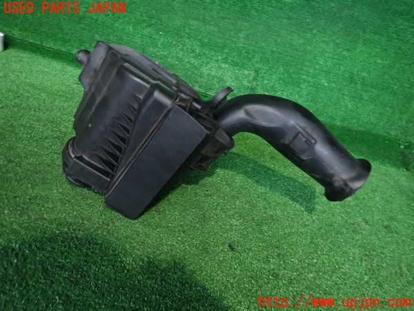 5UPJ-20042560]ルノー・メガーヌ R.S.(ルノー・スポール)(DZF4R)エアクリーナーボックス 中古_m0001.jpg