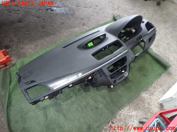 5UPJ-20047505]ルノー・メガーヌ R.S.(ルノー・スポール)(DZF4R)ダッシュボード 中古_m0001.jpg