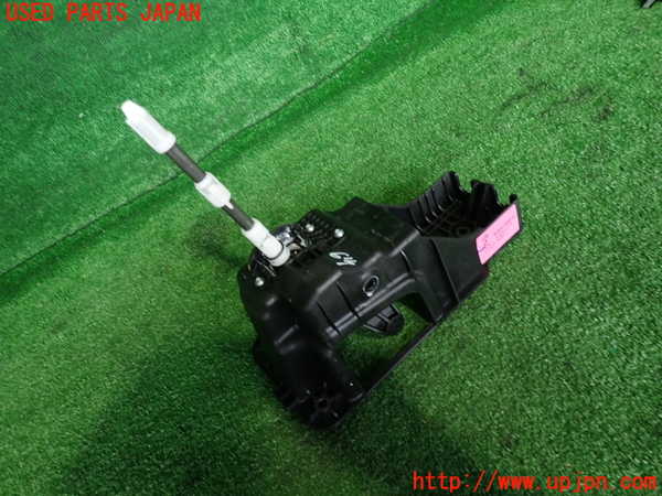 2UPJ-20047560]ルノー・メガーヌ R.S.(ルノー・スポール)(DZF4R)MTシフトレバー 中古_m0002.jpg