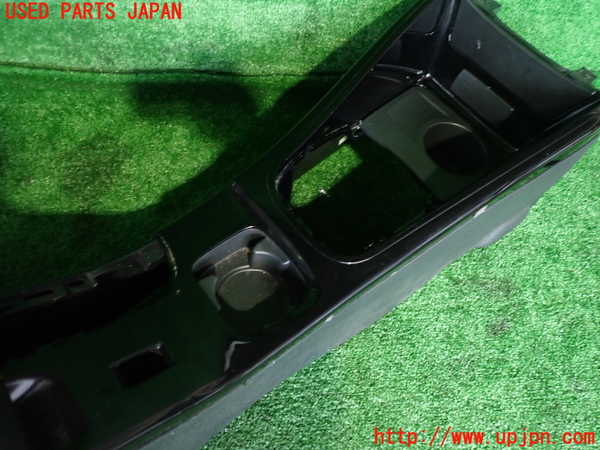5UPJ-20047540]ルノー・メガーヌ R.S.(ルノー・スポール)(DZF4R)センターコンソール 中古_m0003.jpg