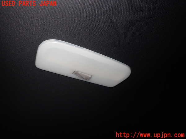 5UPJ-20046412]ルノー・メガーヌ R.S.(ルノー・スポール)(DZF4R)ルームランプ2 2列目 中古_m0001.jpg