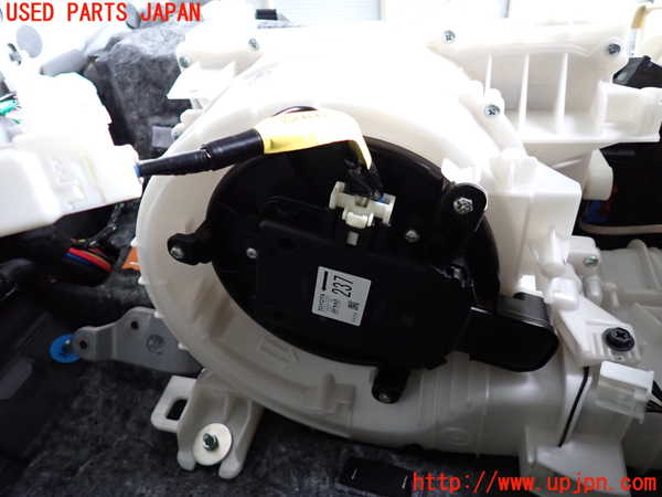 2UPJ-20056095]レクサス・LS460(USF40)ブロアファン(ブロアーファン) 中古_m0002.jpg