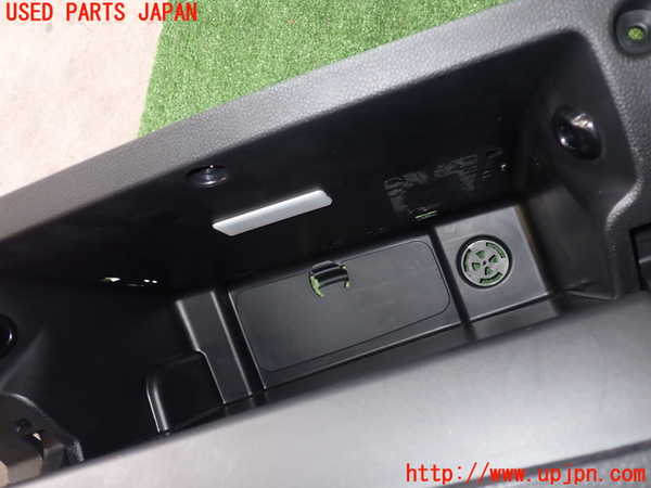 5UPJ-20067516]BMW ミニ(MINI)クーパー(XR15M)(F56)グローブボックス1 中古_m0005.jpg