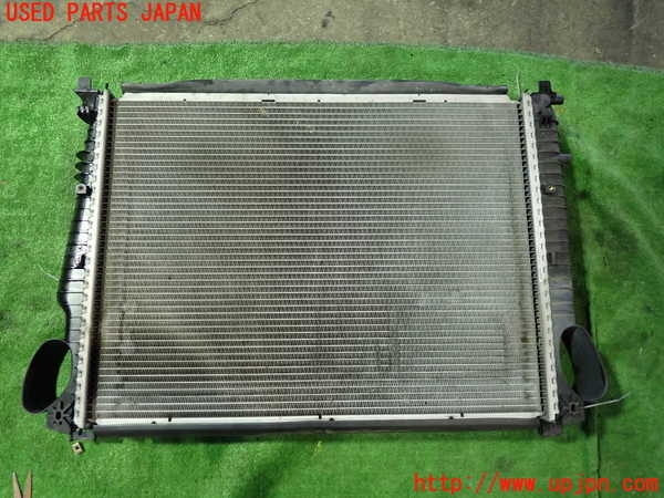5UPJ-20082321]ベンツ SL500 R230(230475)ラジエーター1 中古_m0002.jpg
