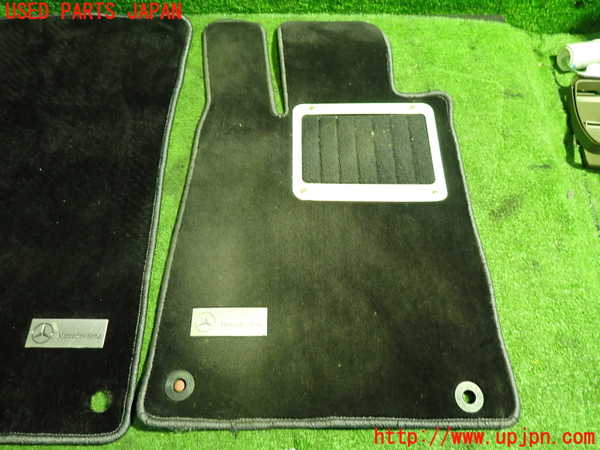 5UPJ-20087800]ベンツ SL500 R230(230475)フロアマット 中古_m0002.jpg
