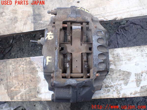 5UPJ-20104080]ランクルプラド(KZJ78W)右フロントキャリパー 中古_m0001.jpg