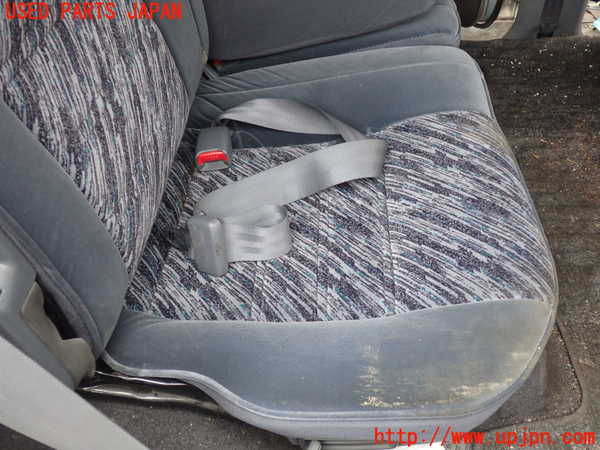 5UPJ-20107145]ランクルプラド(KZJ78W)右2列目シート 中古_m0003.jpg