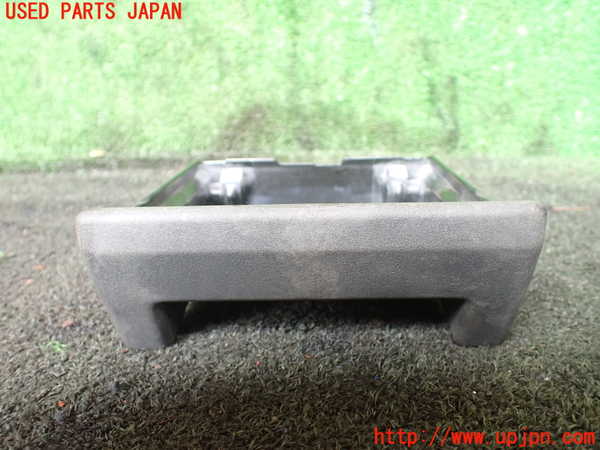 5UPJ-20107821]ランクルプラド(KZJ78W)灰皿1 【ジャンク】_m0001.jpg