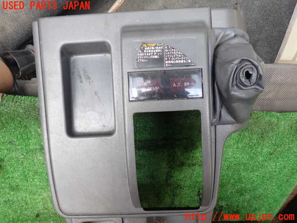 5UPJ-20107549]ランクルプラド(KZJ78W)コンソール 中古_m0002.jpg