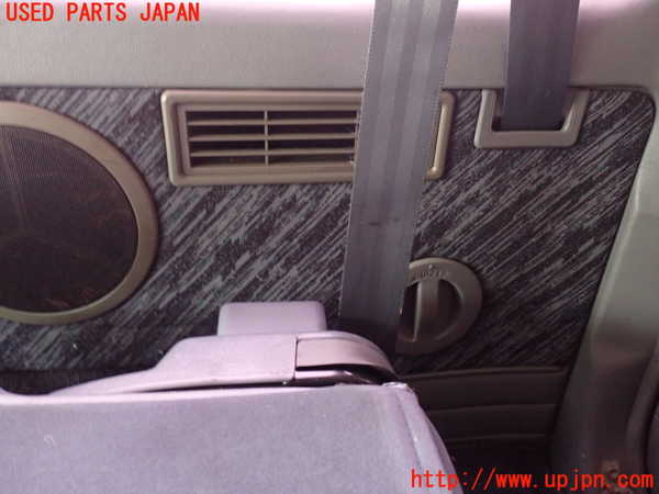 5UPJ-20107675]ランクルプラド(KZJ78W)右リアピラートリム 中古_m0003.jpg