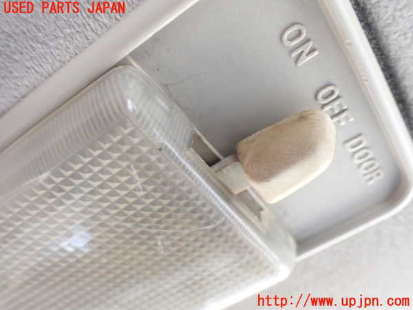 5UPJ-20106411]ランクルプラド(KZJ78W)ルームランプ1 (2列目) 中古_m0002.jpg