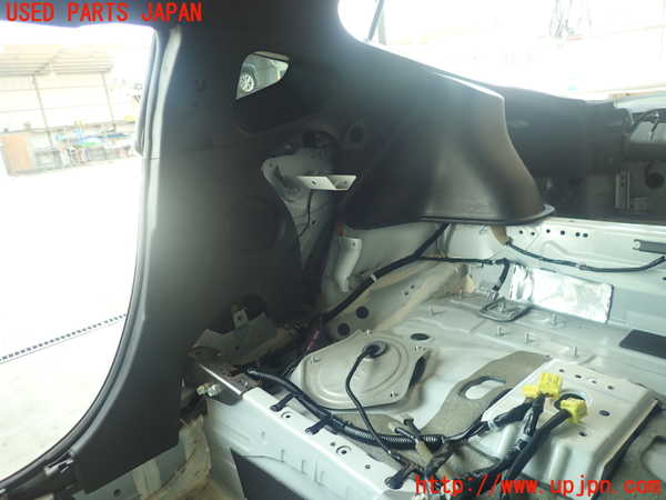5UPJ-20117675]フェアレディZ(Z34)右リアピラートリム 中古_m0001.jpg