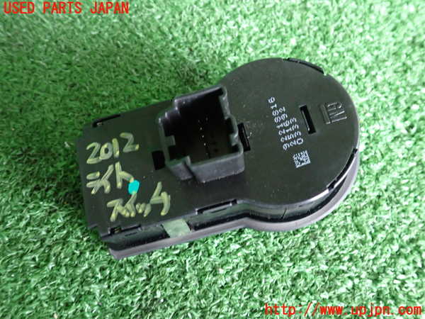 5UPJ-20126285]シボレー・カマロ(型式不明)ライトスイッチ 中古_m0002.jpg