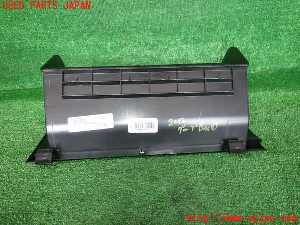 2UPJ-20127516]シボレー・カマロ(型式不明)グローブボックス1 中古_m0003.jpg