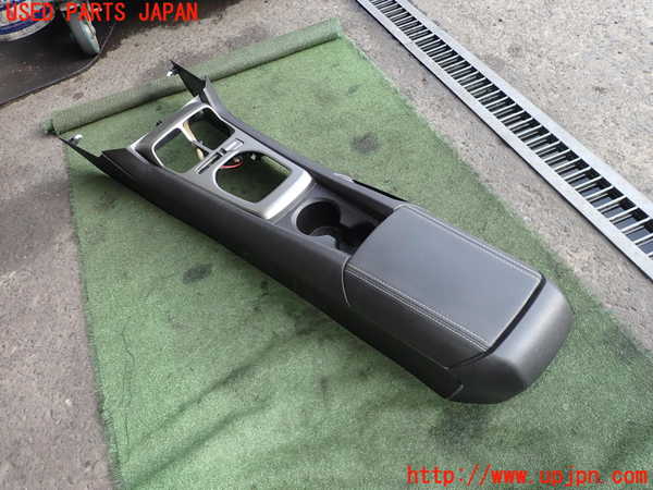 5UPJ-20127540]シボレー・カマロ(型式不明)センターコンソール 中古_m0002.jpg