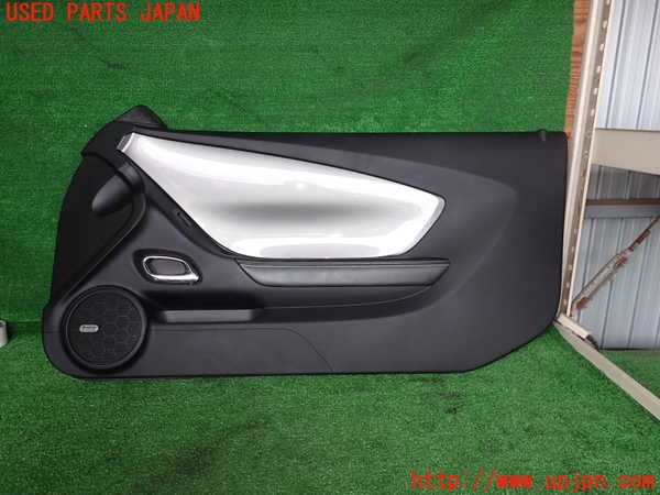 5UPJ-20121234]シボレー・カマロ(型式不明)右ドア内張り 中古_m0001.jpg
