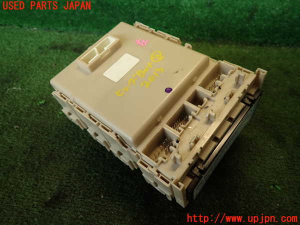 5UPJ-20136743]レジアスエース(ハイエース200系)(KDH201V)ヒューズボックス3 中古_m0002.jpg