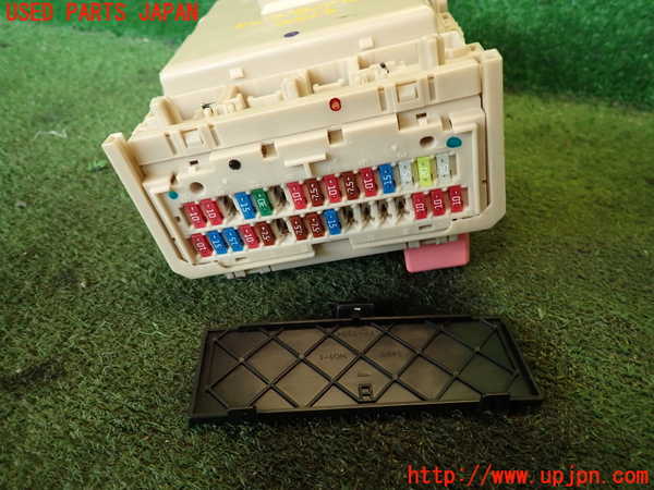5UPJ-20136743]レジアスエース(ハイエース200系)(KDH201V)ヒューズボックス3 中古_m0004.jpg
