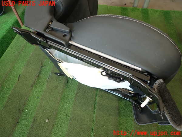5UPJ-20137035]レジアスエース(ハイエース200系)(KDH201V)運転席シート 【ジャンク品】 中古_m0005.jpg