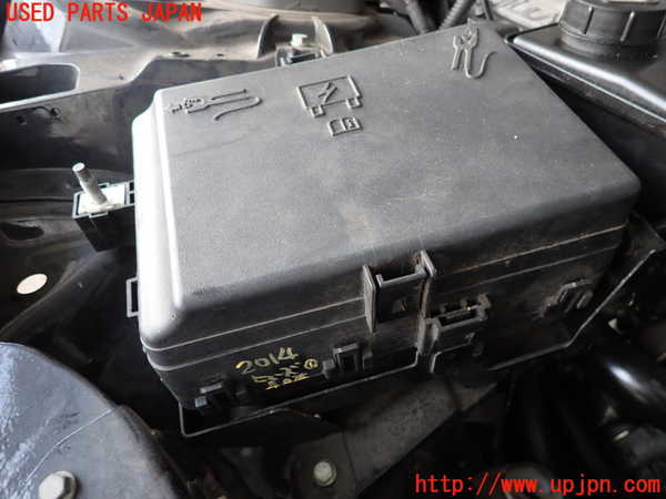 2UPJ-20146741]マセラティ・ギブリ(MG30AA)ヒューズボックス1(エンジンルーム内) 中古_m0001.jpg