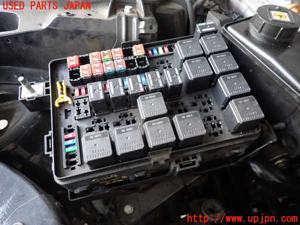 2UPJ-20146741]マセラティ・ギブリ(MG30AA)ヒューズボックス1(エンジンルーム内) 中古_m0002.jpg