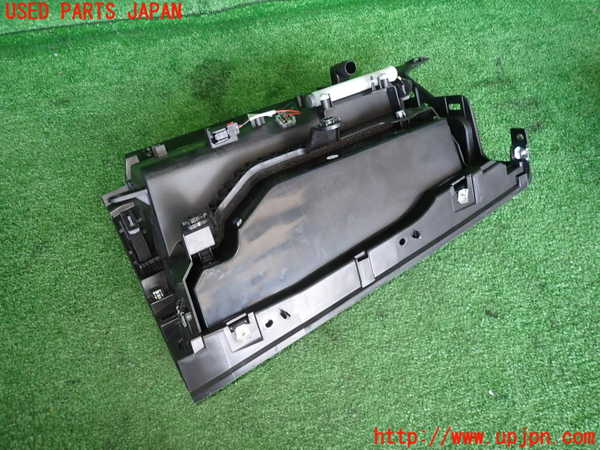 2UPJ-20147516]マセラティ・ギブリ(MG30AA)グローブボックス1 中古_m0003.jpg